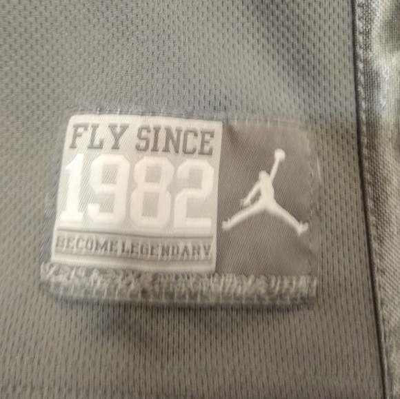 Air Jordan jersey - Picture 2 of 4